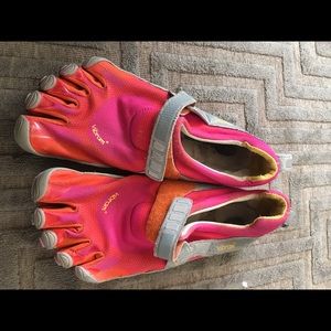 Women's Vibram 9M Running shoes