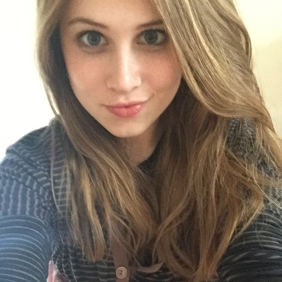 Meet your Posher, Daniella
