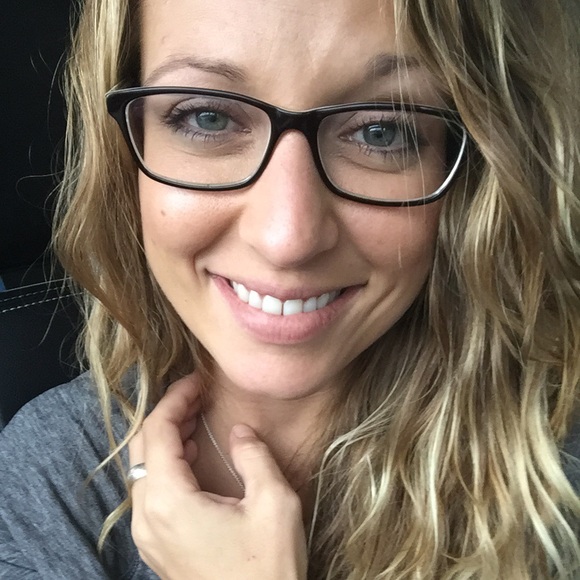 Meet your Posher, Kimberly - Picture 1 of 1