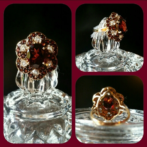 Ladies cocktail ring ** PRICE REDUCED **
