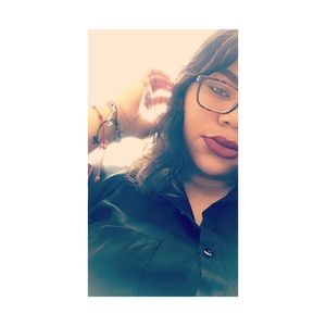 Meet your Posher, Leticia