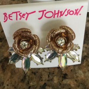 🎀BETSEY JOHNSON EARRINGS🎀PRICE DROP‼️‼️