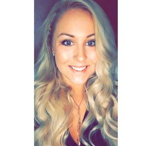 Meet your Posher, Casey