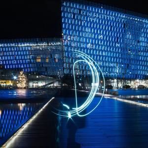 Meet your Posher, Mona