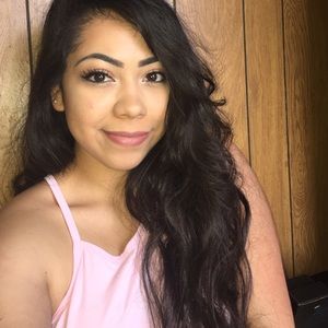 Meet your Posher, Caroline