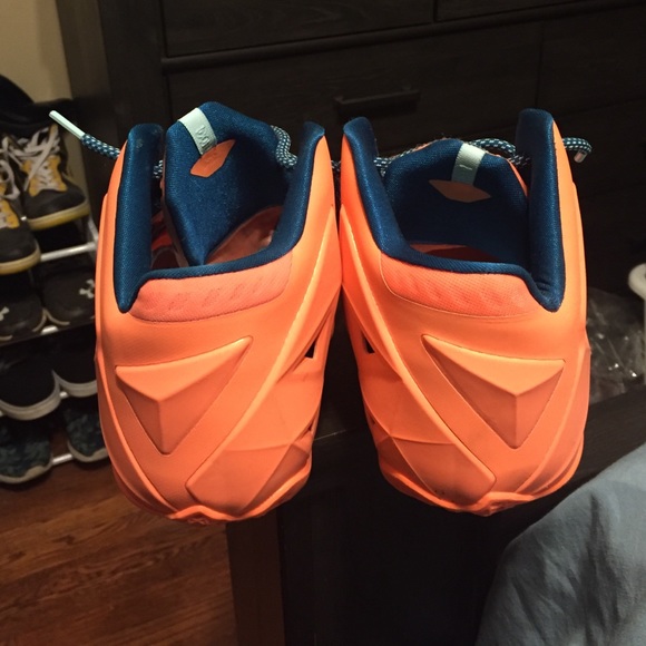 Lebron 11 Atomic Orange - Picture 2 of 4