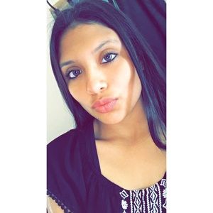 Meet your Posher, Nayeli