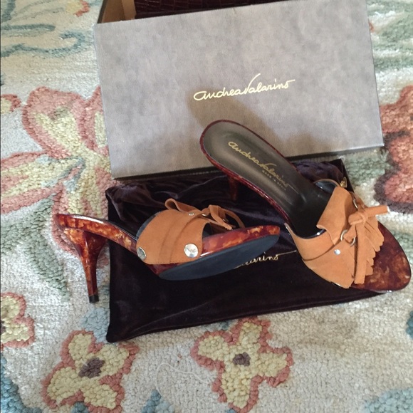 Audrey Valerino heels