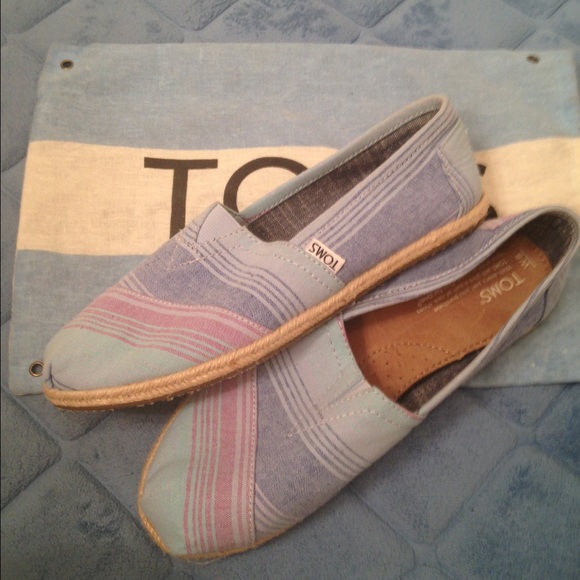 New Toms shoes, size 8