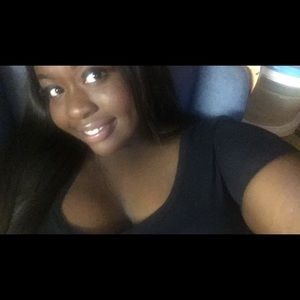 Meet your Posher, Kayla