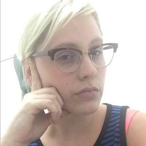 Meet your Posher, Kenzie