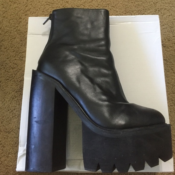 Jeffrey Campbell Mulder - Picture 1 of 4