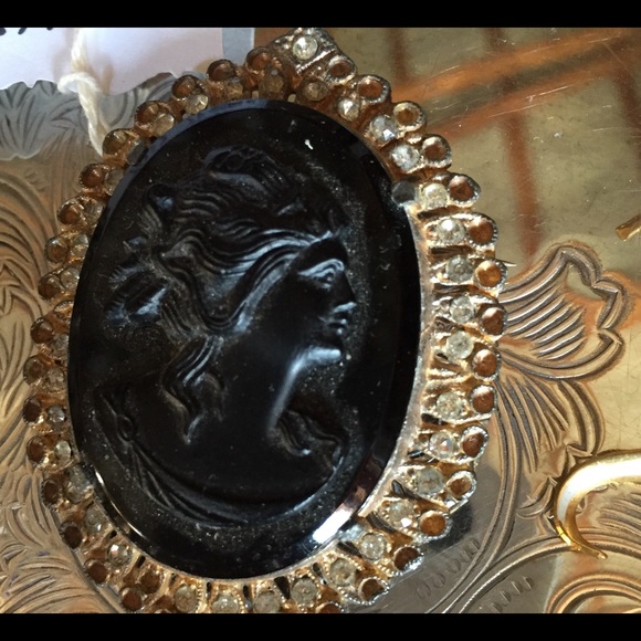 Sold Vintage Nouveau Black Glass Cameo Brooch. - Picture 4 of 4