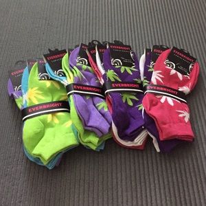 Dozen Pack Short Ankle LEAF Ladies Socks