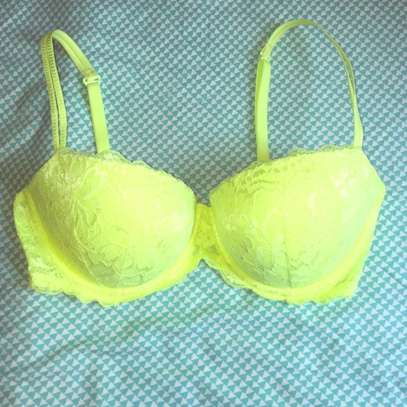 ACT FAST! SALE!Victoria's Secret PINK Push-up Bra