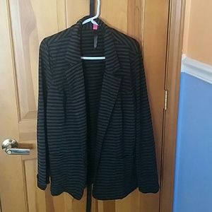 Gray and black blazer