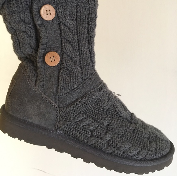 UGG LELAND Boot - Size 9