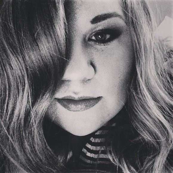 Meet your Posher, Briana - Picture 1 of 1