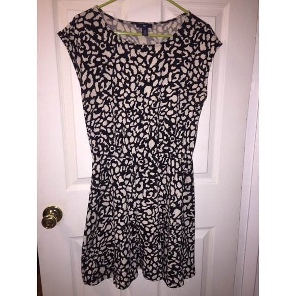 Gap Sz M, Soft Dress, Elastic Waist Black/Cream