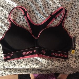 NEW WITH TAGS 32 B SPORTS BRA