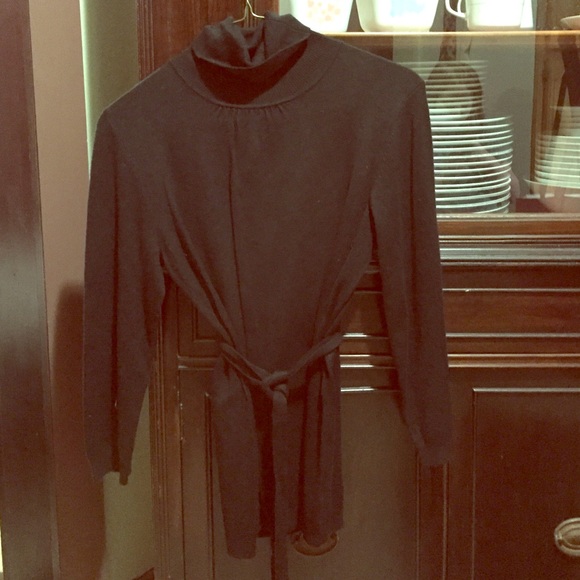 George Black 3/4 Sleeve Top w/ Tie, Size Medium❤️