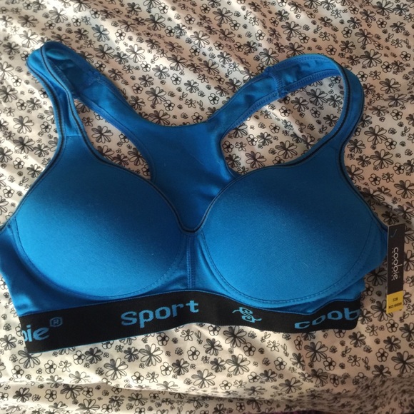 NEW WITH TAGS 32B SPORTS BRA