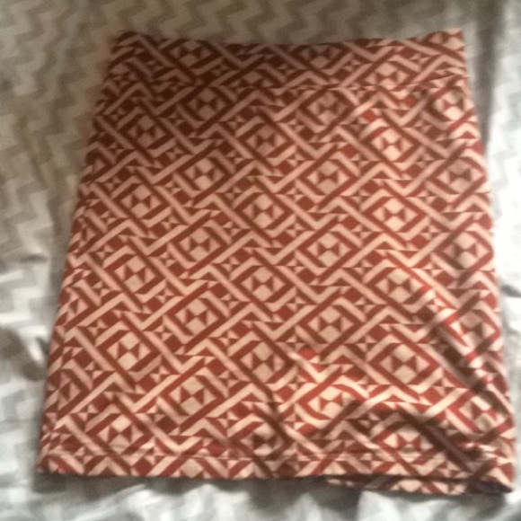 Forever 21 orange and creme skirt