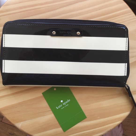 Kate Spade Handbags - SALE-💜Kate Spade Wallet💜