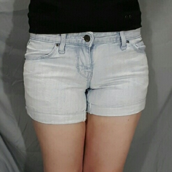 Light wash denim shorts 🎉firm price🎉
