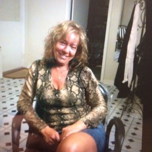 Meet your Posher, Debbie