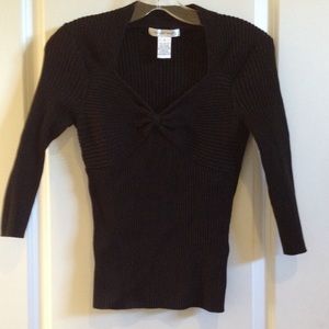 Sweater with 3/4 sleeves