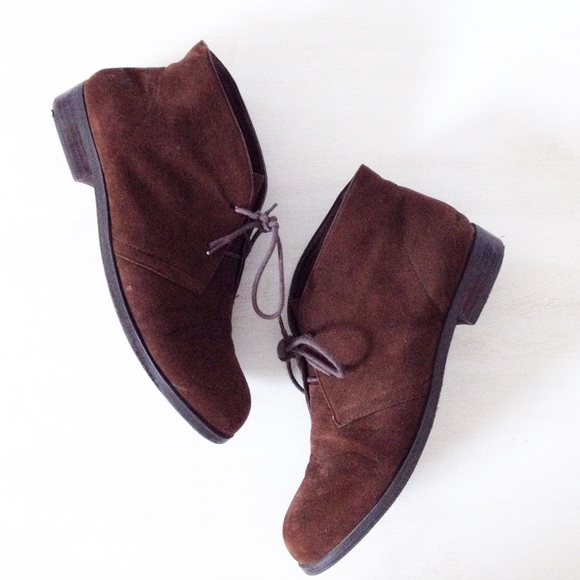 Shoes - FLASH SALE • brown desert booties