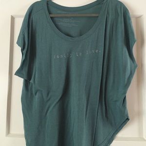 Scoop neck tee
