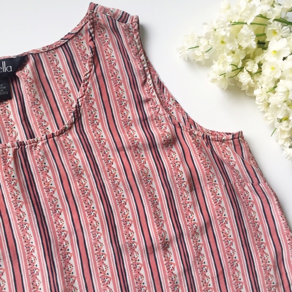 Tops - ‼️👑5/$25✨ Silk Tank Top