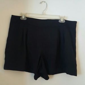 EUC Loft light professional summer shorts