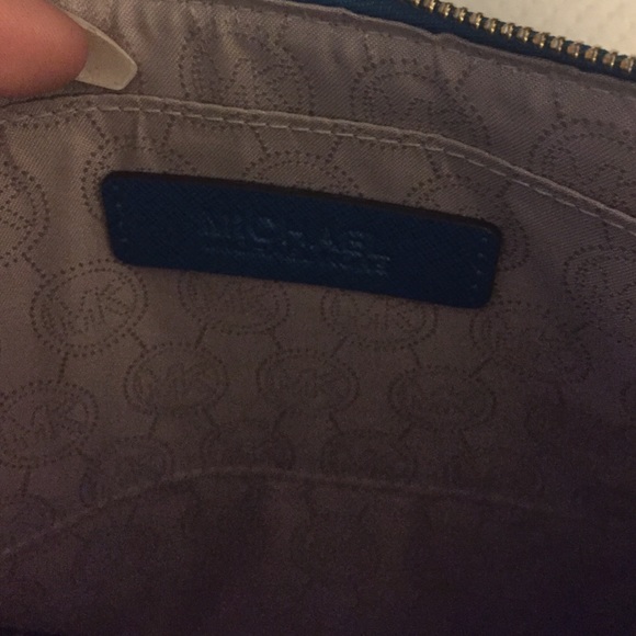 Michael kors pouch - Picture 2 of 4