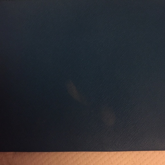 Michael kors pouch - Picture 3 of 4