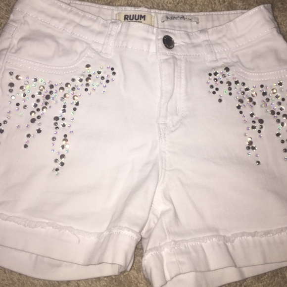 ruum attire