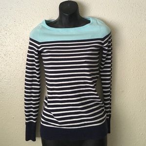 Crew neck long sleeve stripped sweater