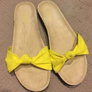 Like new! Yellow TPC sandals size 7