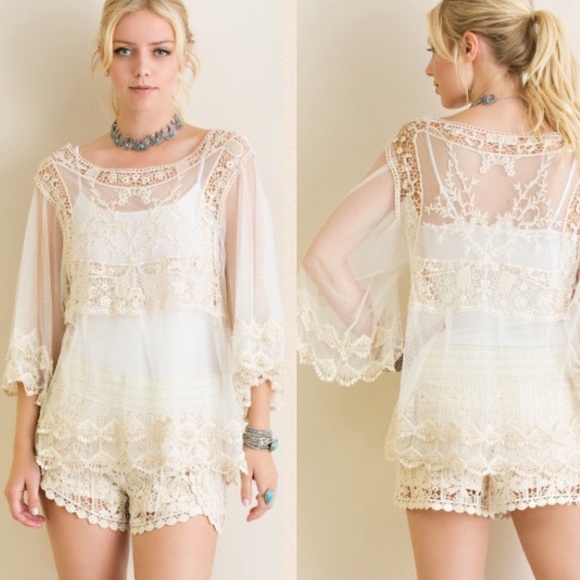 Pink Peplum Boutique Tops - 🌺Crochet bell sleeved lace top