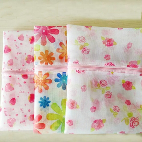 ⭐NEW! Beautiful 3 Piece Lingerie Bag Set - Picture 2 of 2