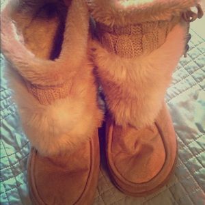 Ugg like shoes, warm comfy tan fluffy