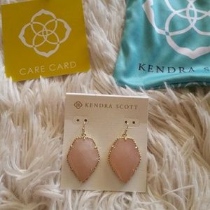 Kendra Scott Corley Earrings Rose Gold!!