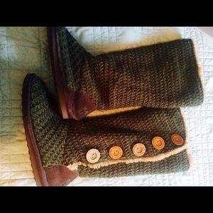 Green Ugg like boots