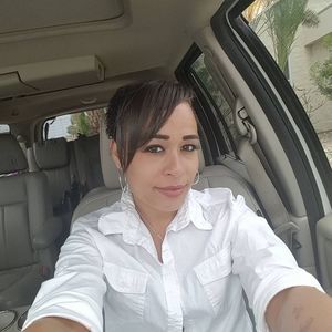 Meet your Posher, Gloria