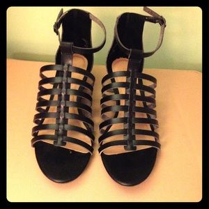 Old Navy black gladiator sandals