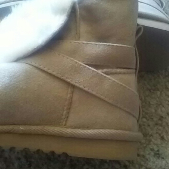 Boots - Picture 3 of 4