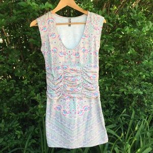 PRETTY FREE PEOPLE Top size small