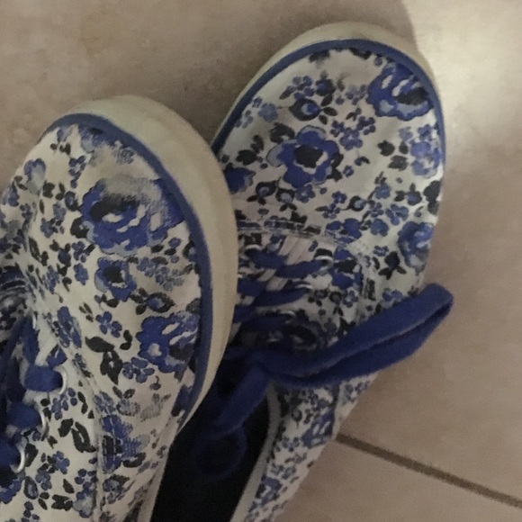 KEDS - Picture 3 of 3